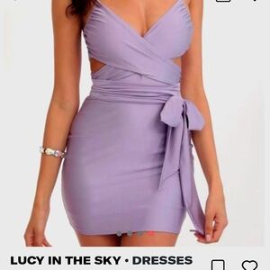 Size Small.  Lucy in the sky w diamonds.. lilac mini w long belt for wrapping